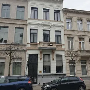 https://la-liberte.brusselshotelsbook.com