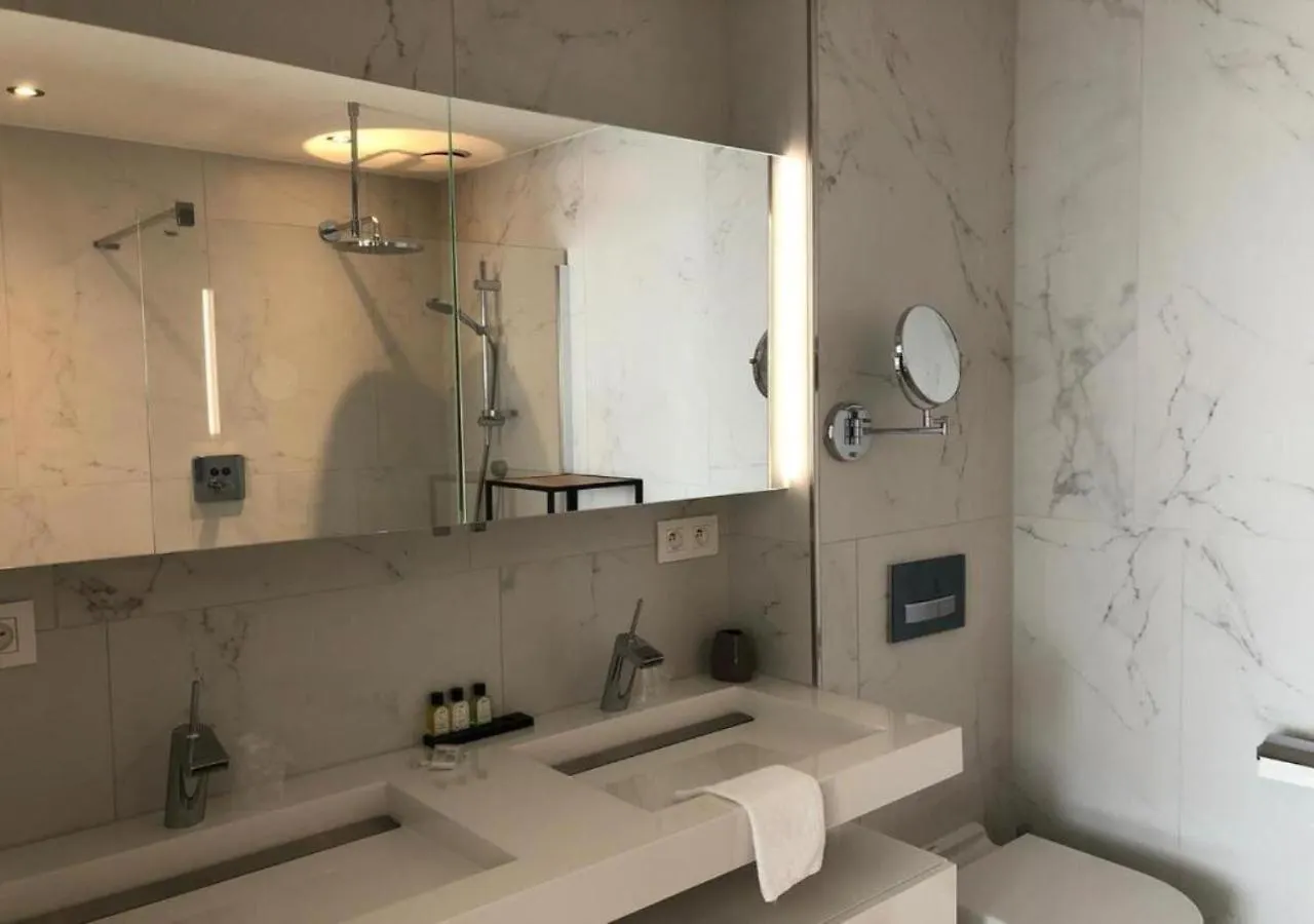 Acropolis - Luxury Appartments I Hotelservice And Parking Middelkerke 4*,  Belgien
